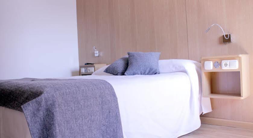 Iraipe Izaga Hostal Noáin المظهر الخارجي الصورة